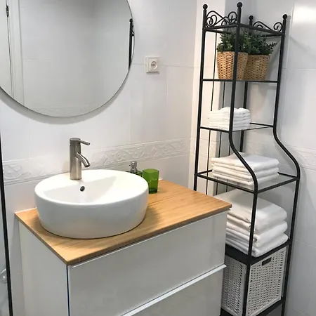 아파트 Fika Flat Casco Viejo Parking 20 Euro X Dia 빌바오